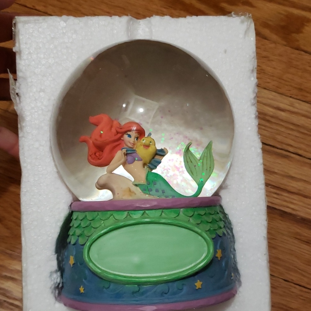 Ariel and flounder snowglobe